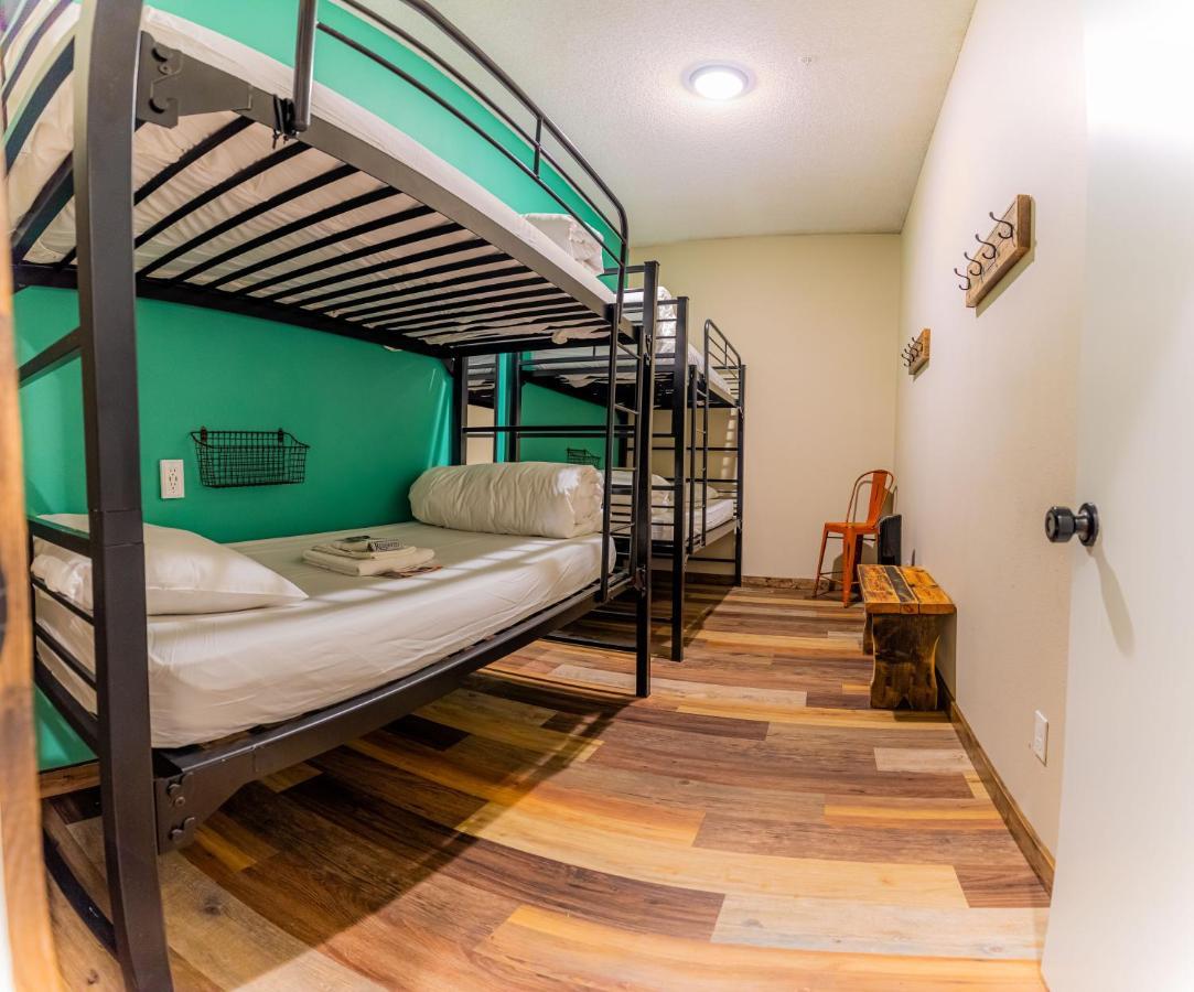 Pintler'S Portal Hostel Anaconda Kültér fotó